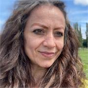 I give private lessons tailored to your level and learning needs.